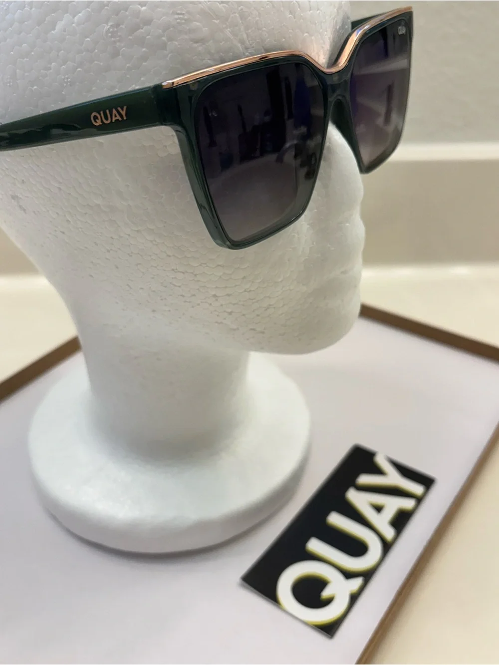 Quay Level Up Oversized Square Sunglasses Green Plastic Frame Gray Polarized